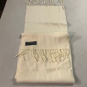 Vintage, Beautiful 65 inch, 100% acrylic scarf